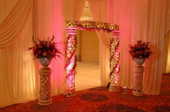 DECORATED CARVING ENTRANCE THEME