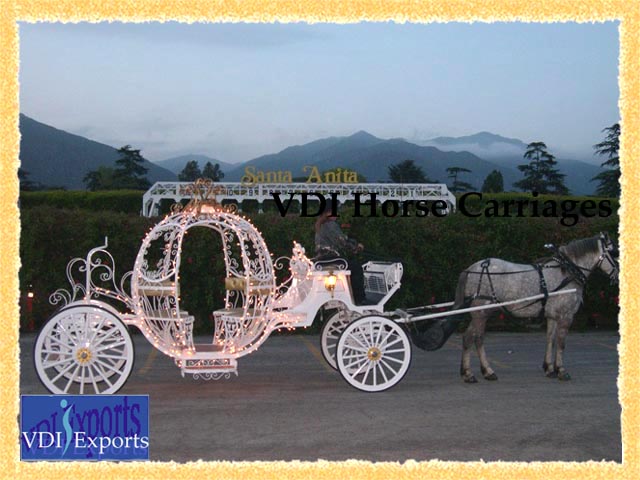 LIGHTED CINDERELLA CARRIAGE