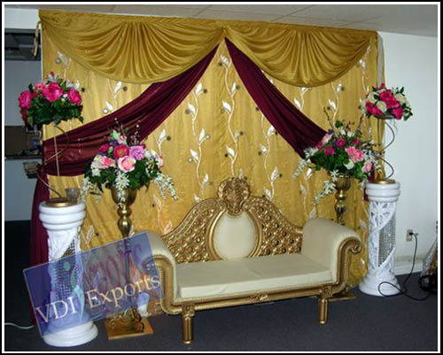 GOLDEN BACKDROP WEDDING STAGE WITH MATCHING THRONE