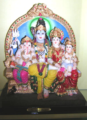 STATUE OF SHIV PARVATI WITH FAMILY