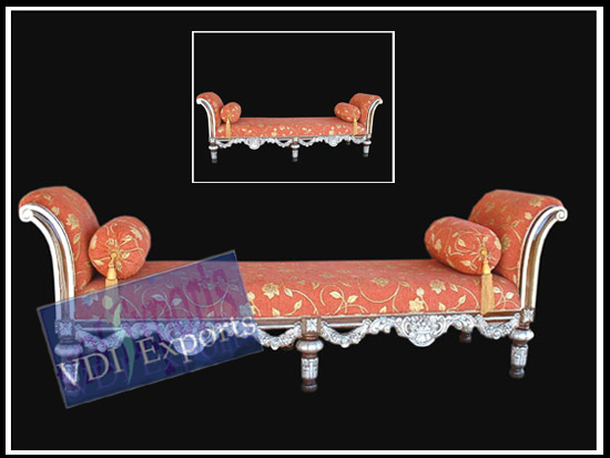 ROYAL THRONE WITH PILLOWS