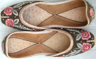 BROWN EMBROIRED MOJRIES