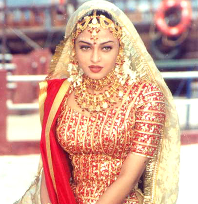 INDIAN ACTRESS AISHWARYA BRIDAL DRESS